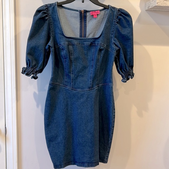 💙NWOT Betsy Johnson Denim Puff Sleeve Dress in Size Small - Picture 1 of 9